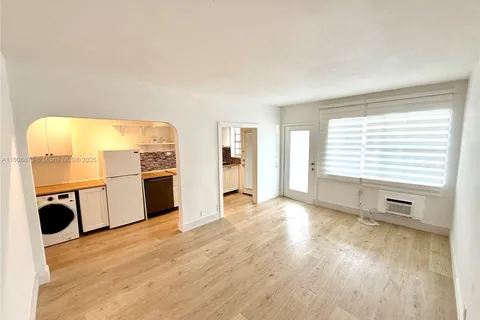 330 74th St # 8, Miami Beach FL 33141