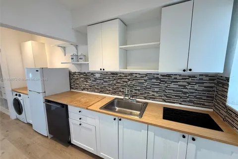 330 74th St # 8, Miami Beach FL 33141
