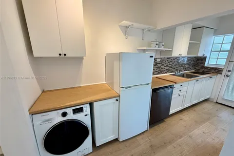 330 74th St # 8, Miami Beach FL 33141