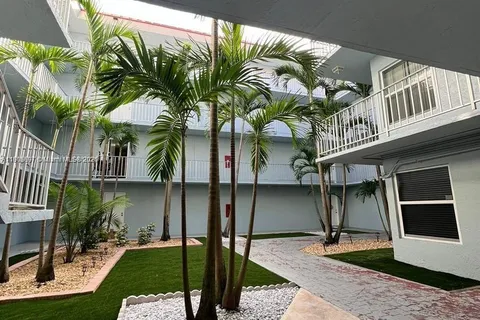 405 S Pine Island Rd # 401D, Plantation FL 33324