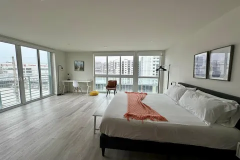 19380 NE 26th Ave # 301, Miami FL 33180