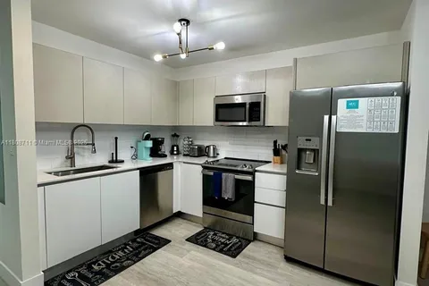 19380 NE 26th Ave # 301, Miami FL 33180