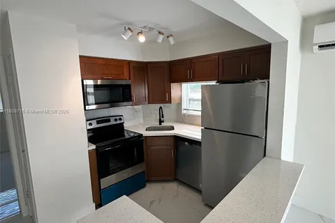 1520 NE 56TH ST # 2, Fort Lauderdale FL 33334