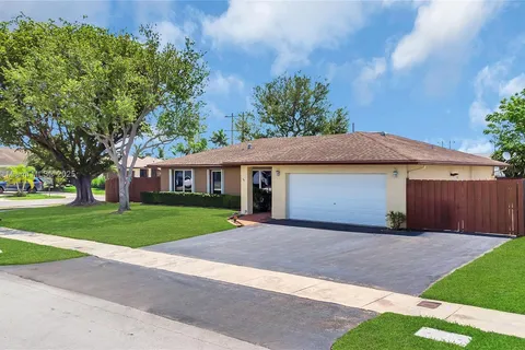 13227 SW 85th Ter, Miami FL 33183