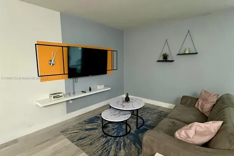19380 NE 26th Ave # 305, Miami FL 33180
