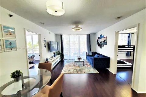 2642 Collins Ave # 305, Miami Beach FL 33140