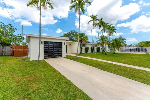 17761 SW 113th Ct, Miami FL 33157