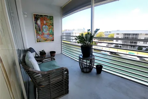 3600 NE 170th St # 404, North Miami Beach FL 33160