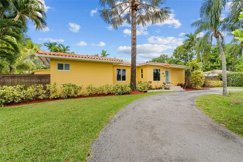 6332 SW 43rd St, South Miami FL 33155