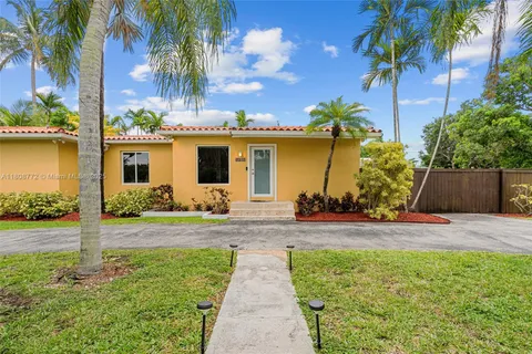6332 SW 43rd St, South Miami FL 33155