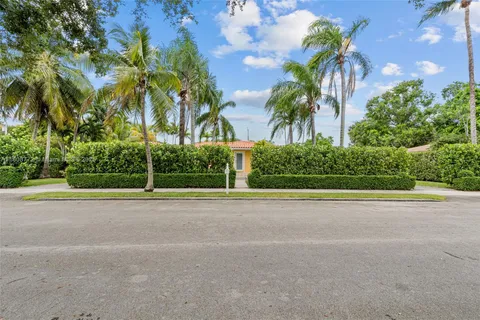 6332 SW 43rd St, South Miami FL 33155