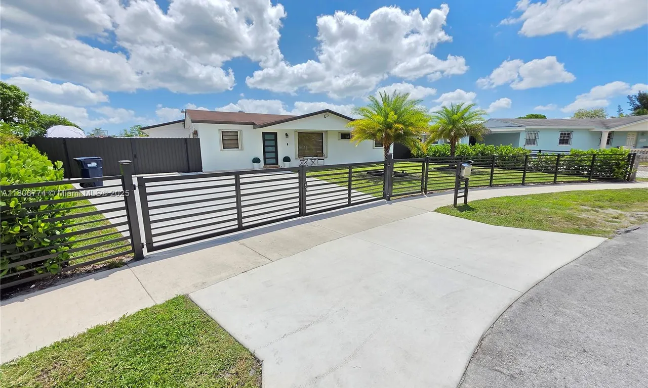 19631 NW 45th Ave, Miami Gardens FL 33055
