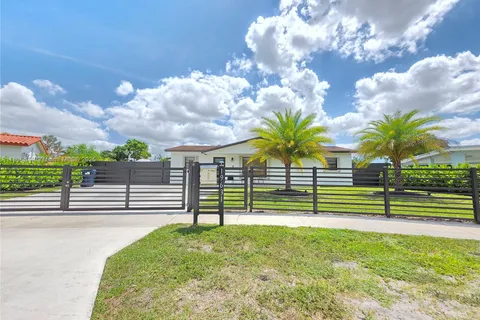 19631 NW 45th Ave, Miami Gardens FL 33055