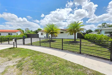 19631 NW 45th Ave, Miami Gardens FL 33055