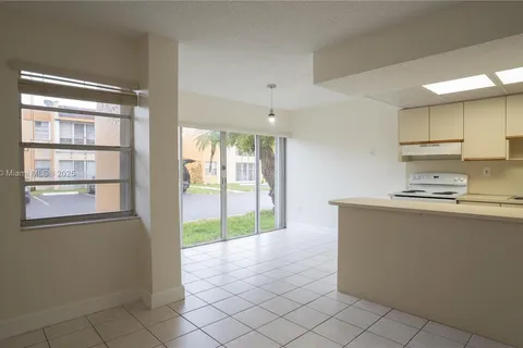 9300 W Flagler St # 112D, Miami FL 33174