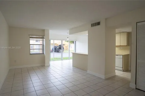 9300 W Flagler St # 112D, Miami FL 33174