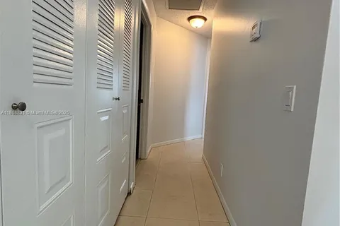 9366 Arborwood Cir, Davie FL 33328