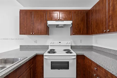 2493 W 78th St # 201, Hialeah FL 33016
