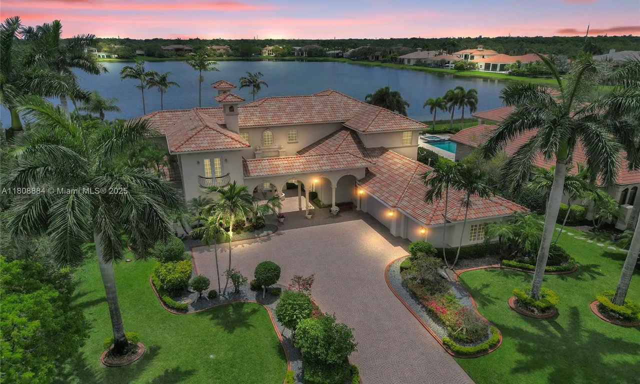 3308 Islewood Ave, Weston FL 33332