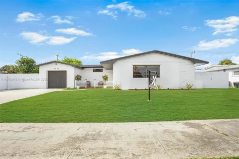 9035 SW 198th Ter, Cutler Bay FL 33157