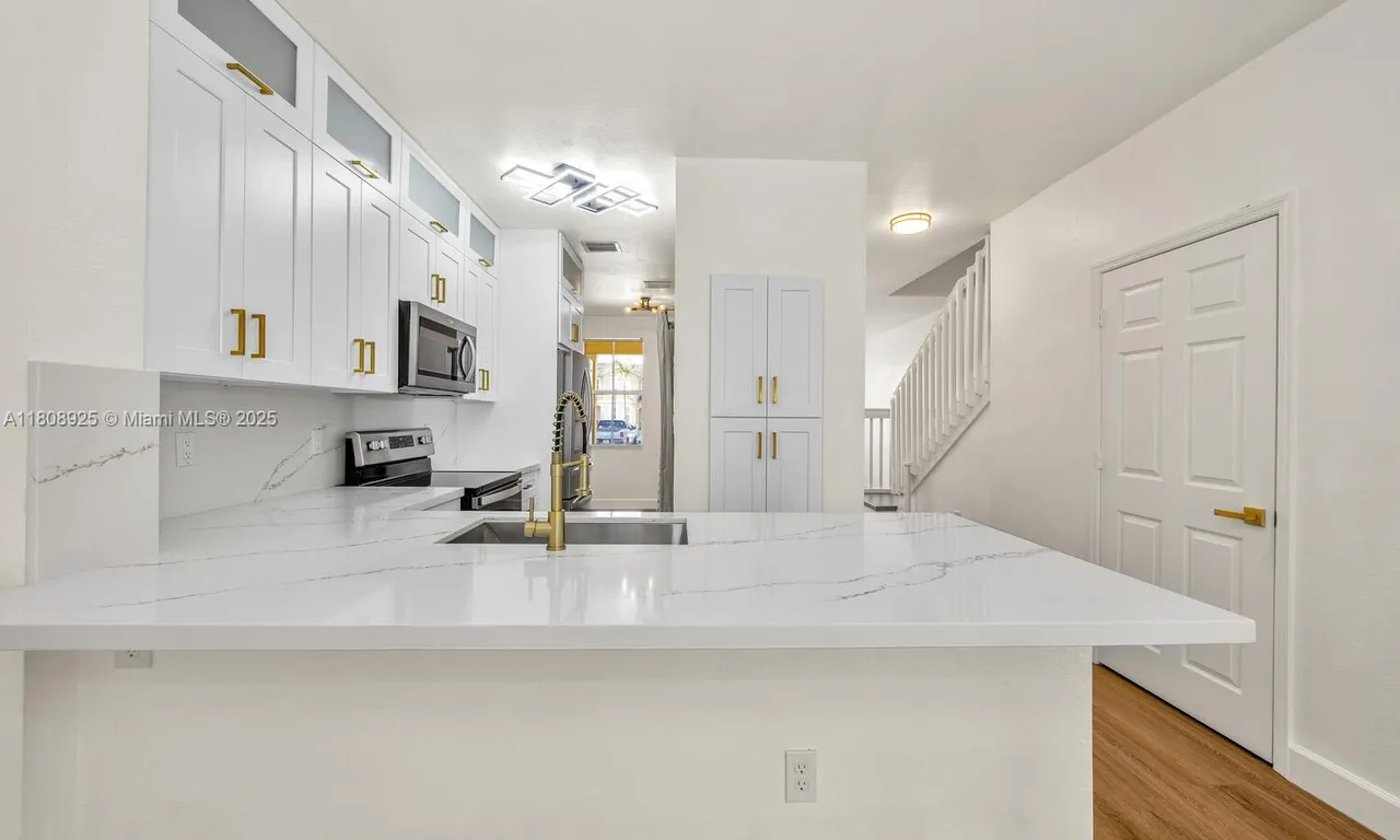 2928 SE 2nd St # 5, Homestead FL 33033