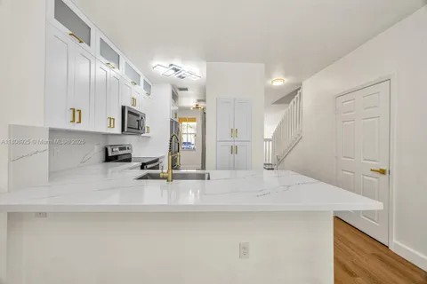 2928 SE 2nd St # 5, Homestead FL 33033