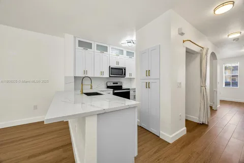 2928 SE 2nd St # 5, Homestead FL 33033