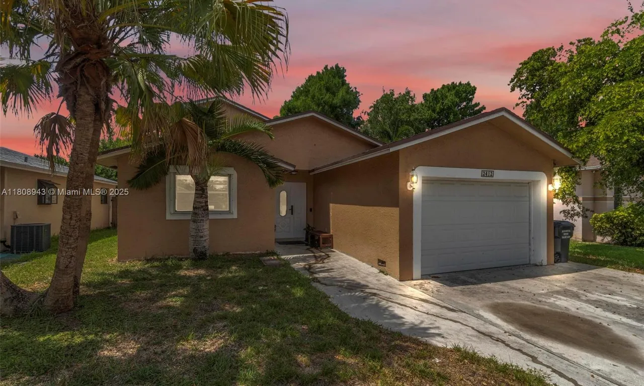 2412 Raleigh St, Hollywood FL 33020