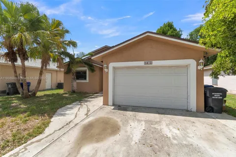 2412 Raleigh St, Hollywood FL 33020