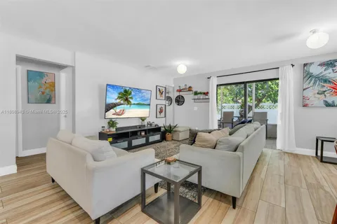 2412 Raleigh St, Hollywood FL 33020