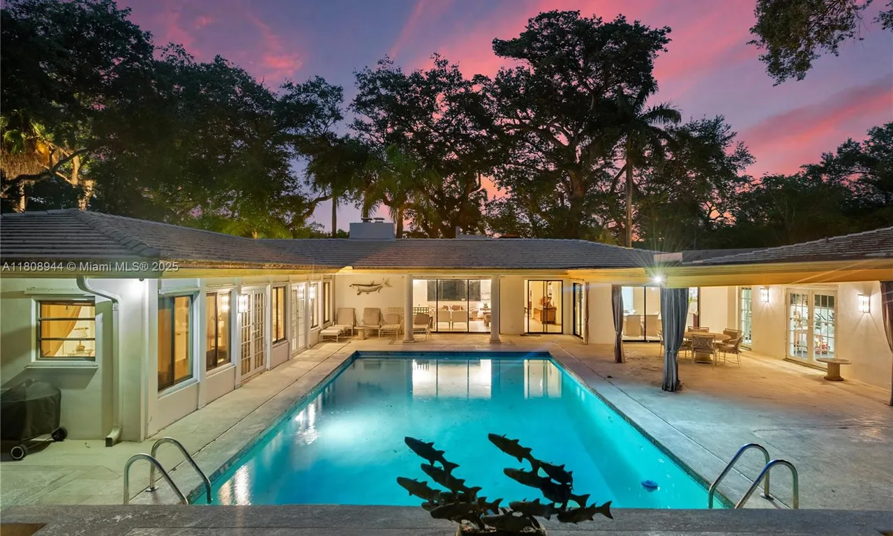 5465 Banyan Trl, Coral Gables FL 33156
