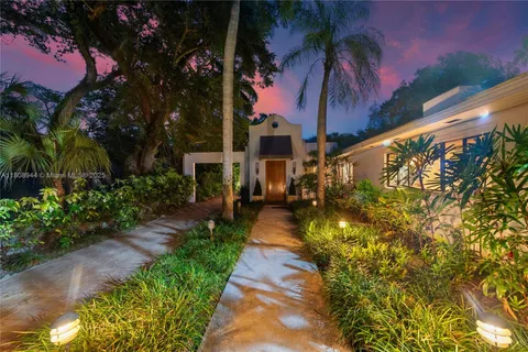 5465 Banyan Trl, Coral Gables FL 33156