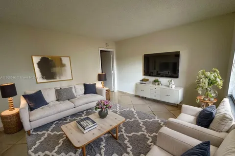 1241 NW 6th St # 2, Miami FL 33125
