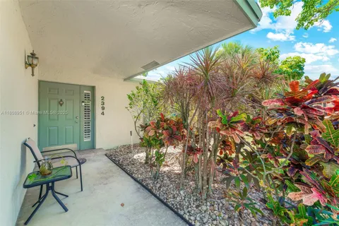 2394 NW 7th Ct, Delray Beach FL 33445