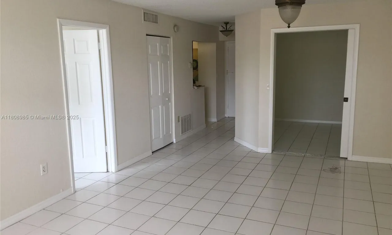 1251 NE 108th St # 106, Miami FL 33161
