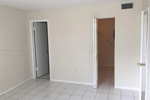 1251 NE 108th St # 106, Miami FL 33161