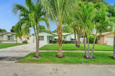 221 NE 31st St, Pompano Beach FL 33064
