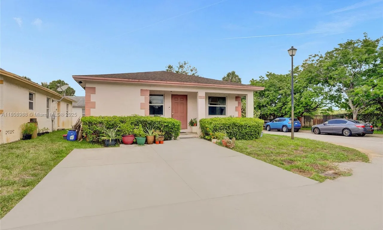 2221 NW 24th Ct, Fort Lauderdale FL 33311