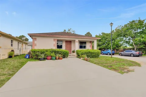 2221 NW 24th Ct, Fort Lauderdale FL 33311
