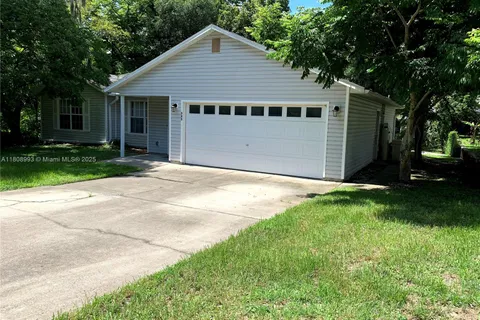 325 E Plymouth, Deland FL 32724