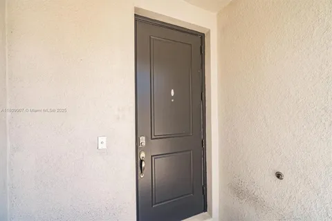 4050 Hot Springs Ave, Palm Springs FL 33461