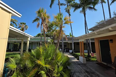 809 NE 17th Ave # 3, Fort Lauderdale FL 33304