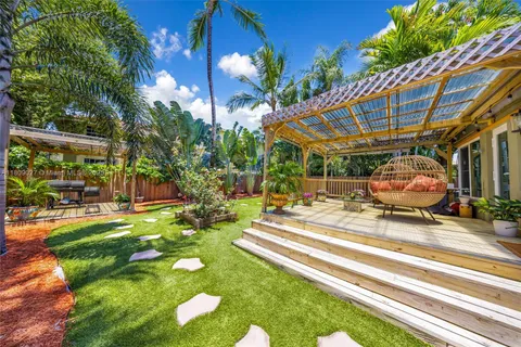 703 NE 88th St, Miami FL 33138