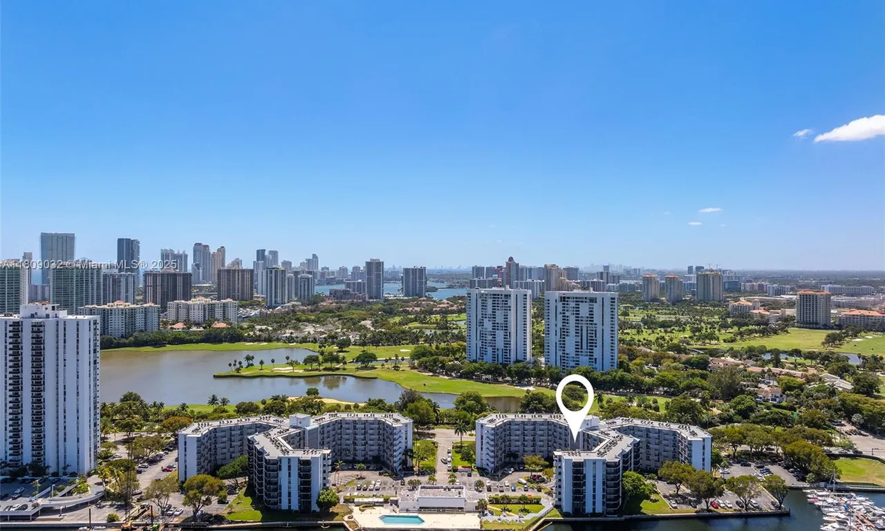 3401 N Country Club Dr # 105, Aventura FL 33180
