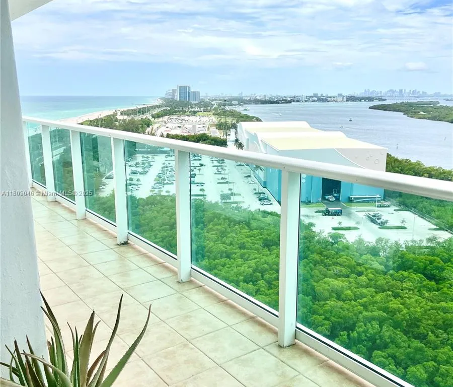 100 Bayview Dr # 1919, Sunny Isles Beach FL 33160