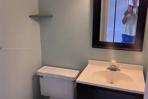 1425 Arthur St # 302A, Hollywood FL 33020