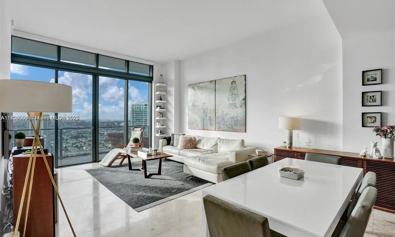 68 SE 6th St # 4010, Miami FL 33131