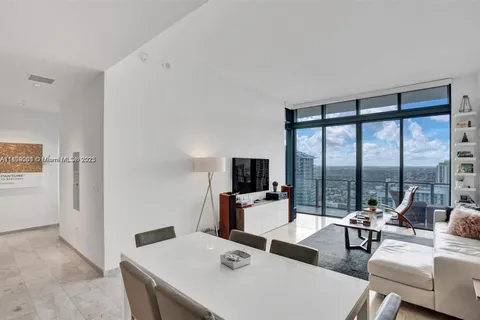 68 SE 6th St # 4010, Miami FL 33131