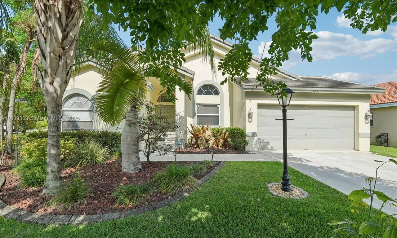 5708 NW 47th Ct, Coral Springs FL 33067