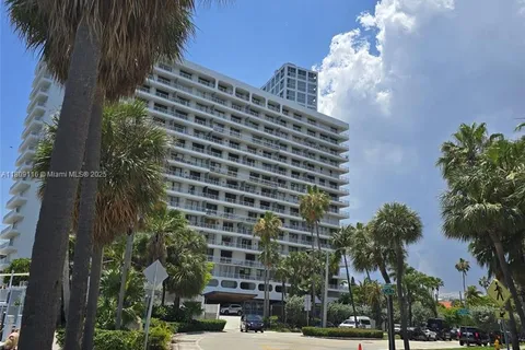 200 SE 15th Rd # 6B, Miami FL 33129